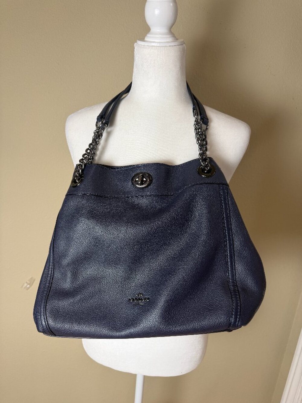 Coach Turnlock Edie Shoulder Bag Navy Pebbled Leather with Chain Link Straps